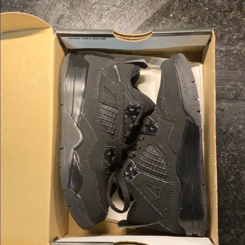 Jordan retro 4 black cat